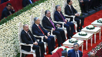 Фотография к новости: Мемлекет басшысы «Достық кеші» салтанатты концертін тамашалады