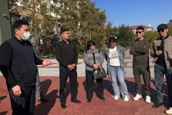 Фотография к новости: Үлескерлер әкімдік алдына неге жиналды?