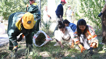 Фотография к новости: Қала жастары экологиялық акцияға белсенді қатысты