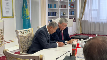 Фотография к новости: Жазушы-публицист Шархан Қазығұлдың жаңа кітабының тұсауы кесілді