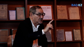 Фотография к новости: Жалаңаш қыздың суретіне қарап дін туралы заң шығарады – Тұрсын Жұртбай депутаттар туралы