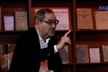 Фотография к новости: Жалаңаш қыздың суретіне қарап дін туралы заң шығарады – Тұрсын Жұртбай депутаттар туралы