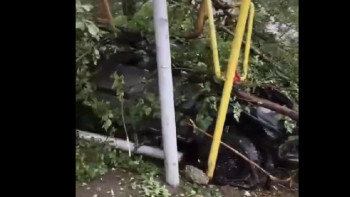 Фотография к новости: Алматыда газ құбырын соққан көлік жүргізушісі оқиға орнынан қашып кетті