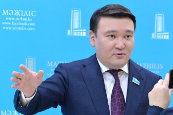 Фотография к новости: Депутат елдің қалай күнелтіп отырғанын көріп шошыған