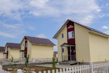 Фотография к новости: Талдықорғанда көпбалалы аналарға арналған үйлердің сапасы сын көтермейді