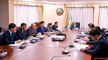 Фотография к новости: Мемлекетке қайтарылған жер әділ бөлінуі тиіс – Серік Жұманғарин