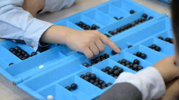 Фотография к новости: Оқушылар арасында тоғызқұмалақтан Әлем чемпионаты басталды