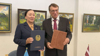 Фотография к новости: Екі елдің ғылым академиясы меморандумға қол қойды