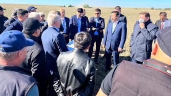 Фотография к новости: "Ешкім қолдаусыз қалмайды". Министр қостанайлық фермерлердің уайымын сейілтті