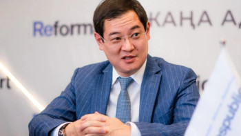 Фотография к новости: Мәжіліс депутаты 18 жасында кәсіппен айналысқанын айтты