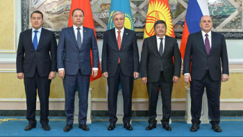 Фотография к новости: Тоқаев үш елдің үкімет басшыларымен кездесті