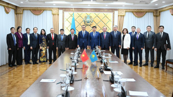 Фотография к новости: Сенат төрағасы Вьетнам Ұлттық жиналысының депутаттарымен кездесті