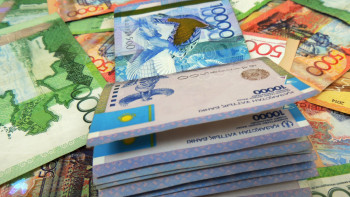 Фотография к новости: KEGOC басшысы төрт есе көп айлық алатынын айтты