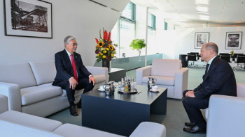 Фотография к новости: Мемлекет басшысы Қасым-Жомарт Тоқаев Германия Канцлері Олаф Шольцпен кездесті