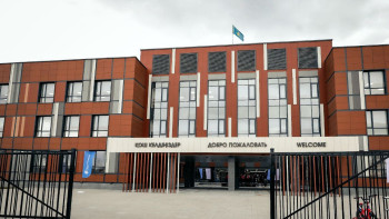 Фотография к новости: Астанада бір директор мектепті 21 жыл бойы басқарған