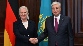 Фотография к новости: Президент HHLA компаниясының басқарма төрағасы Ангела Титцратпен кездесті