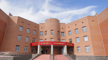 Фотография к новости: Еліміздің бас ұстазы алғашқы ұстазын еске алды