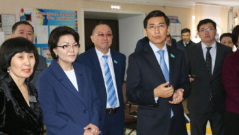 Фотография к новости: Жақыпова мүгедектігі бар адамдардың өмір сапасын көтеру жөнінде айтты