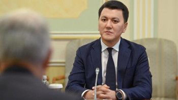 Фотография к новости: Ерлан Қарин: Алдымызда жасампаздыққа негізделген мақсат-міндеттер тұр