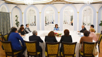 Фотография к новости: Алматыда Мәдениет және ақпарат министрі Ұлттық құрылтай мүшелерімен кездесті