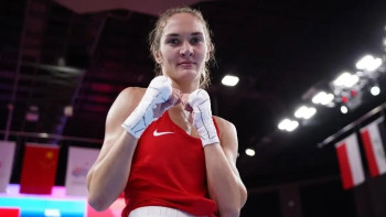 Фотография к новости: Карина Ибрагимова бокстан Олимпиада лицензиясын иеленді