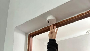 Фотография к новости: Астанада тұрғын үйлерге өрттің алдын алуға көмектесетін қондырғылар орнатылды