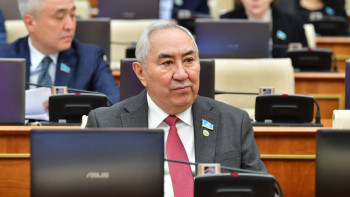 Фотография к новости: Ауыл шаруашылығындағы жағдай аянышты – Жигули Дайрабаев