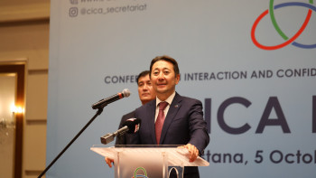 Фотография к новости: Қайрат Сарыбай Азия кеңесіндегі нәтижелі жұмыстар жайын баяндады