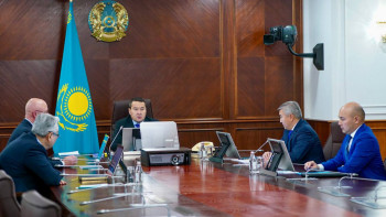 Фотография к новости: Смайылов «Бәйтерек» холдингінің жаңа басшысын таныстырды