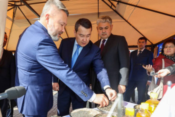 Фотография к новости: Смайылов Орталық Азияда майлы дақылдарды өңдейтін ең ірі кешенге барды