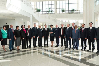 Фотография к новости: Қазақстан халқы Ассамблеясының делегациясы Өзбекстанға жұмыс сапарымен барды