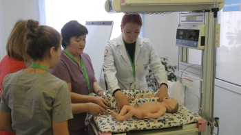 Фотография к новости: Мәскеудің неонатологтары павлодарлық дәрігерлерді оқытып жатыр