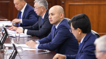 Фотография к новости: 25 мың теңгеден бастадым. Министр 120 мың теңге жалақы жайында