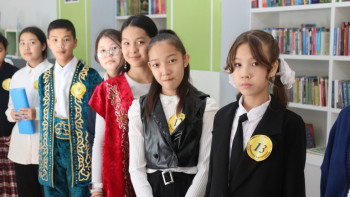 Фотография к новости: Қарағандылық оқушылар "Қобыланды батыр" эпосын оқып жарысты