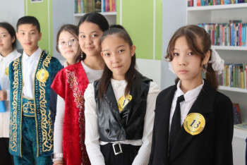 Фотография к новости: Қарағандылық оқушылар "Қобыланды батыр" эпосын оқып жарысты