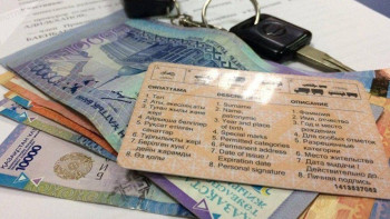 Фотография к новости: Шымкент тұрғыны әйеліне жүргізуші куәлігін алып беремін деп 350 мың теңгесінен айырылды