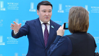 Фотография к новости: Ескі Қазақстанның мұрасы темір жол мәселесін қашан шешесіздер - депутат