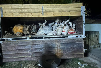 Фотография к новости: Жамбылдық полицейлер шикізатты заңсыз өңдейтін шағын цехты тапты