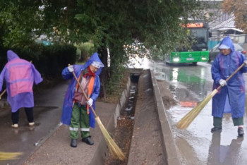 Фотография к новости: Алматының коммуналдық қызметтері жұмысын күшейтті