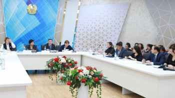 Фотография к новости: Педагогтерді аттестаттаудың жаңа ережелері талқыланды