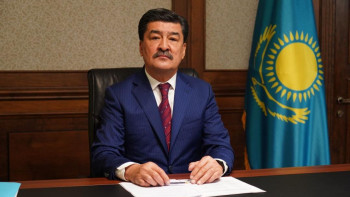 Фотография к новости: Министр орман шаруашылығы қызметкерлері күнімен құттықтады