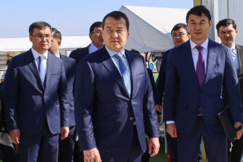 Фотография к новости: Премьер-министр Түркістанға жұмыс сапарымен барды