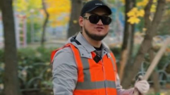 Фотография к новости: "Западло емес". Төреғали сот шешімімен көше сыпырып жүр