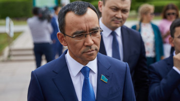 Фотография к новости: Әшімбаев: Ұлттық құндылықтар – елдігіміздің айрықша нышандары