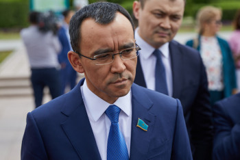 Фотография к новости: Әшімбаев: Ұлттық құндылықтар – елдігіміздің айрықша нышандары