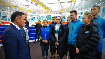 Фотография к новости: Астанада жекелей дистанцияда конькимен жүгіруден ел чемпионаты басталды