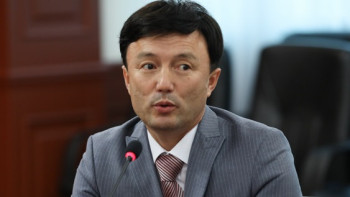 Фотография к новости: Қанат Айтбаев: Мектептерге салт-дәстүр сабағы енгізілуі тиіс