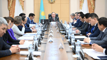 Фотография к новости: Сенаторлар өңірлерде суды тиімді пайдалану мәселелерін талқылады