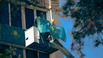 Фотография к новости: Қазақстан бойынша Республика күні қарсаңында 5 мың Ту ілінеді