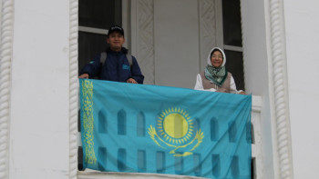 Фотография к новости: Жезқазғандықтар патриоттық акцияға үн қосты